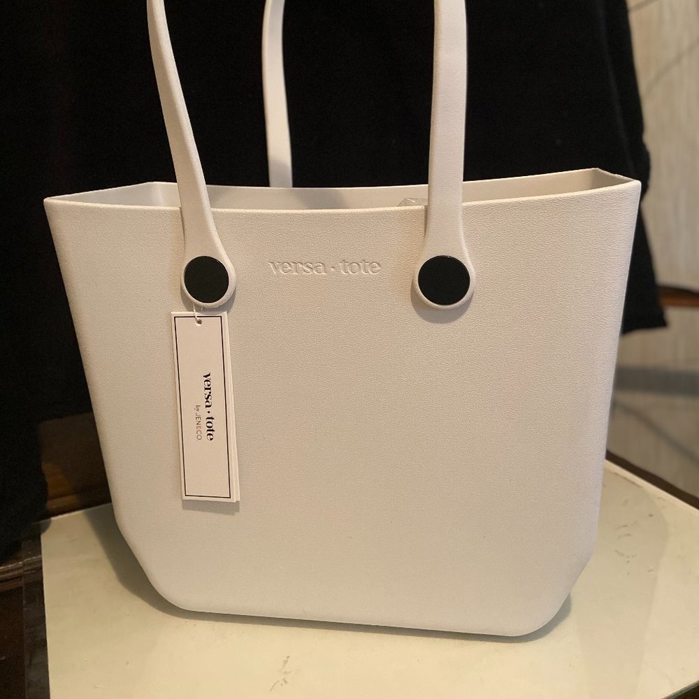 The Vira Versa Tote in White